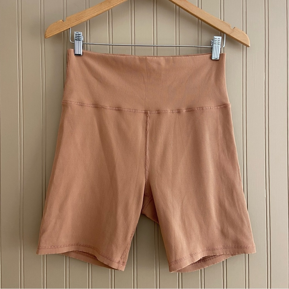 OFFLINE by Aerie Ribbed 7 Inch Bike Short in Tan Women’s Size XL